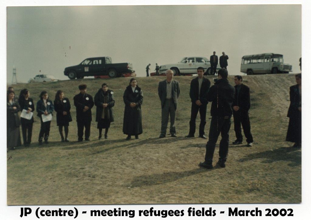 azerbaijan hockey MEETING FIELDS REFUGEES B 2002